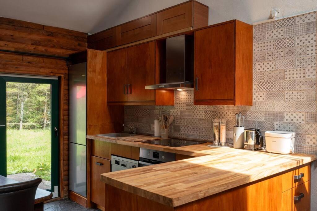 Heather Lodge With Sea And Mountain Views Линон Экстерьер фото